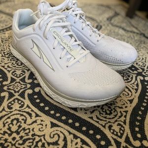 Altra Escalante Women’s Running Shoes